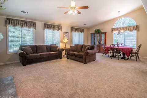 1691 Edgewood Dr, Redding, CA 96003 photo 5