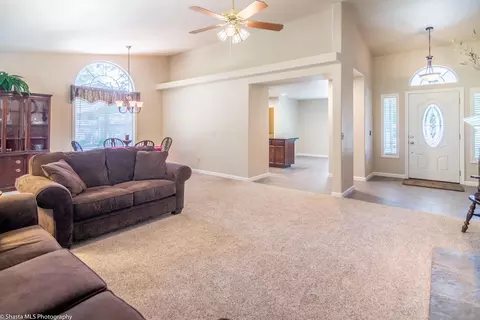 1691 Edgewood Dr, Redding, CA 96003 photo 3