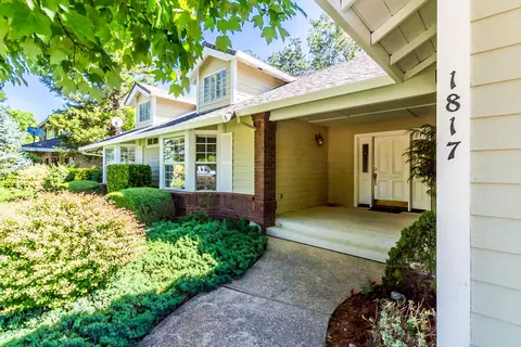 1817 Crosby Ln, Redding, CA 96003 photo 3