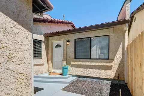671 Cream Bush Way, Redding, CA 96003 photo 1