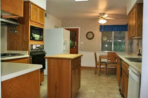 2029 Canal Dr, Redding, CA 96001 photo 7