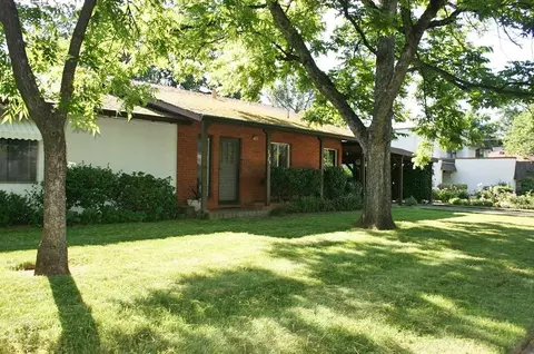 2029 Canal Dr, Redding, CA 96001 photo 2