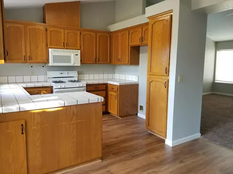 540 Hanland Ct, Redding, CA 96003 photo 9