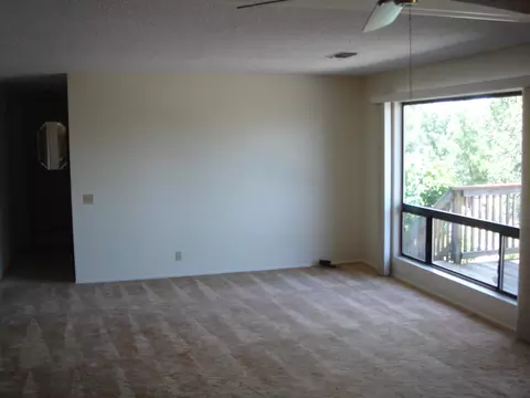 2710 Starlight Blvd, Redding, CA 96001 photo 4