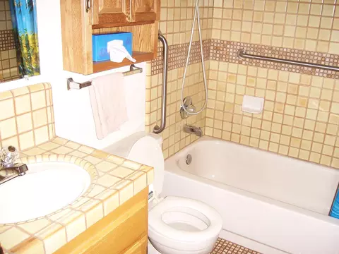 19700 Paso Robles, Redding, CA 96003 photo 9