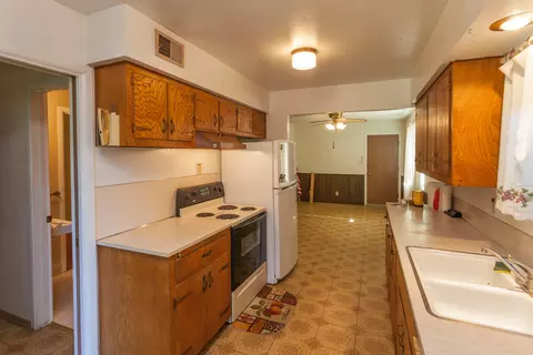 1789 Manchester Dr, Redding, CA 96002 photo 8