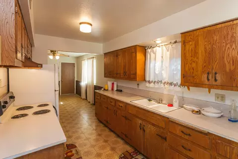 1789 Manchester Dr, Redding, CA 96002 photo 9