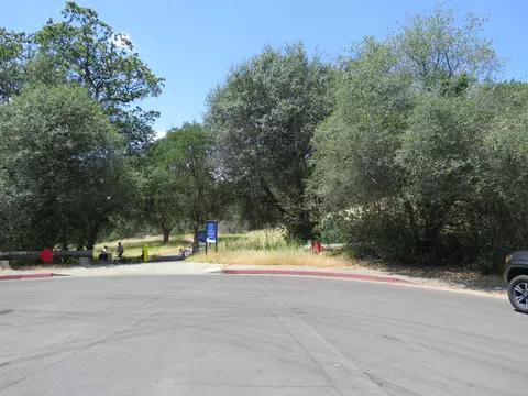 3392 Harlan Dr, Redding, CA 96003 photo 2