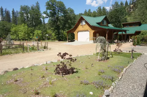 1011 Mann Rd, Coffee Creek, CA 96091 photo 29