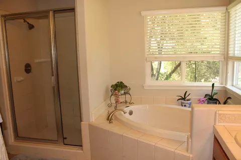 4630 Columbine Dr, Redding, CA 96002 photo 18