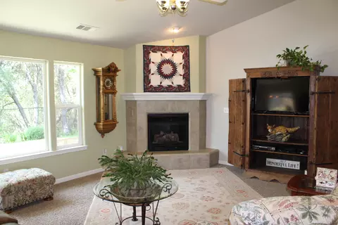 4630 Columbine Dr, Redding, CA 96002 photo 5