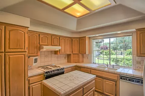 3574 Ebby Ln, Anderson, CA 96007 photo 5
