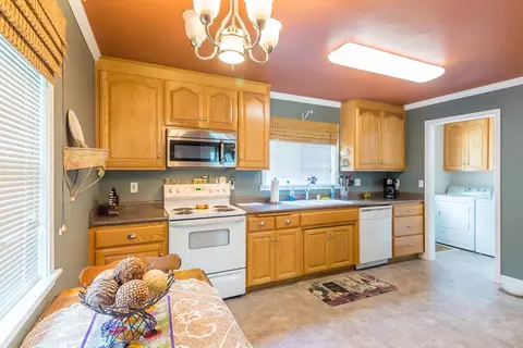 1576 Santa Fe Ave, Redding, CA 96003 photo 10