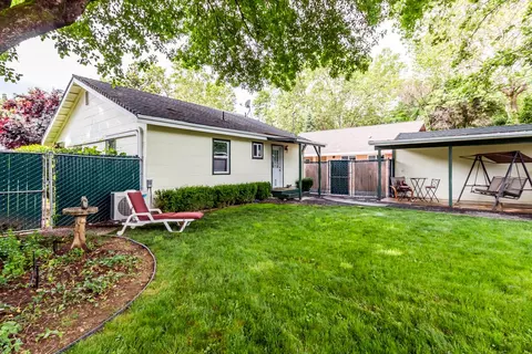 1576 Santa Fe Ave, Redding, CA 96003 photo 18