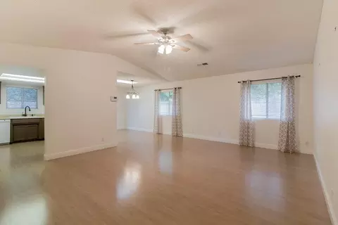 251 Ashley Ct, Redding, CA 96001 photo 3