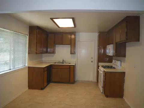 2139 Neptune, Redding, CA 96002 photo 3