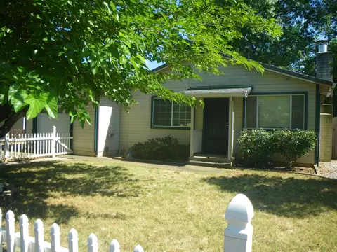 2139 Neptune, Redding, CA 96002 photo 2