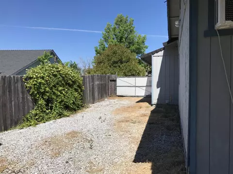 1379 Bobwhite Way, Redding, CA 96003 photo 12