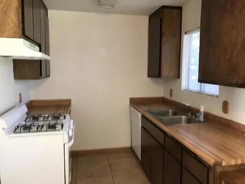 1379 Bobwhite Way, Redding, CA 96003 photo 4