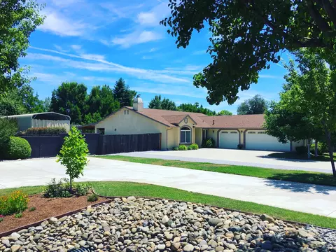 4525 Cerro Ln, Redding, CA 96001 photo 1