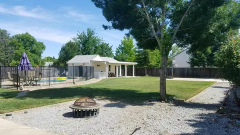 19471 Posey Ln, Redding, CA 96003 photo 2