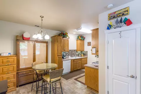 663 State St, Redding, CA 96001 photo 9