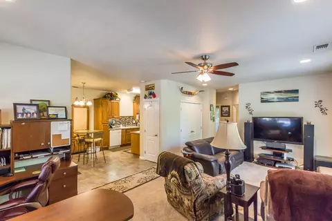 663 State St, Redding, CA 96001 photo 4
