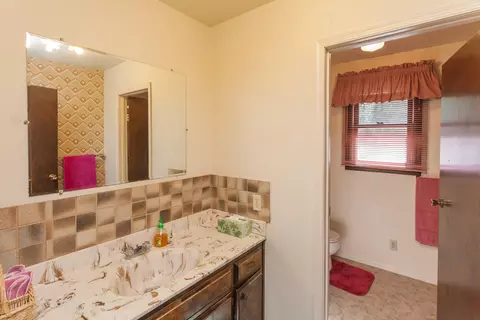 5043 Woodview, Redding, CA 96002 photo 12