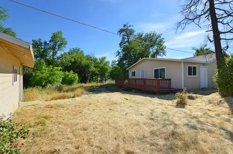 16149 Stone St, Redding, CA 96001 photo 2