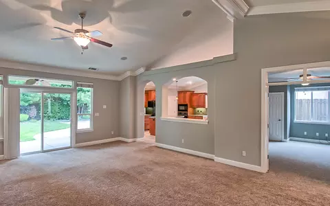 634 Casa Buena St, Redding, CA 96003 photo 10