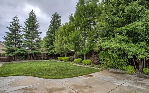 634 Casa Buena St, Redding, CA 96003 photo 32