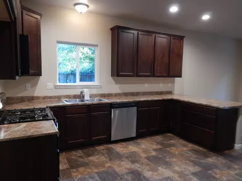 1736 Mill St, Anderson, CA 96007 photo 17