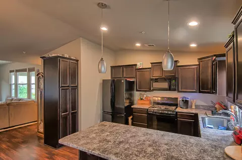 3245 Bridgewater Ct, Redding, CA 96003 photo 7