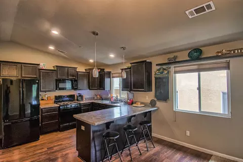 3245 Bridgewater Ct, Redding, CA 96003 photo 5