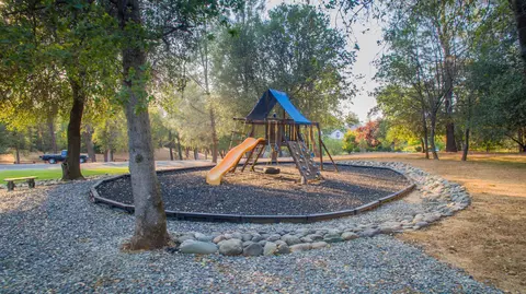 8019 Sawwood Ct, Redding, CA 96001 photo 18
