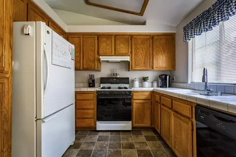 554 Springer Dr, Redding, CA 96003 photo 4