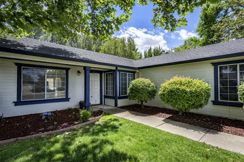 554 Springer Dr, Redding, CA 96003 photo 2