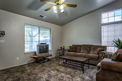 554 Springer Dr, Redding, CA 96003 photo 3