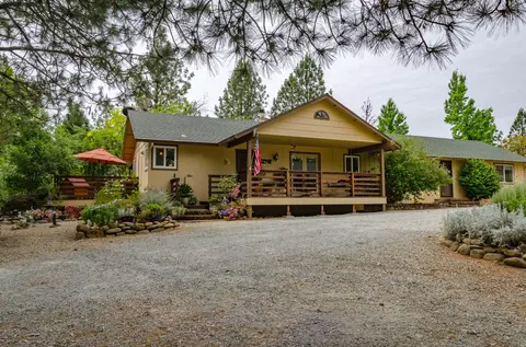 16249 North St, Redding, CA 96001 photo 1