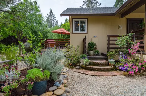 16249 North St, Redding, CA 96001 photo 10