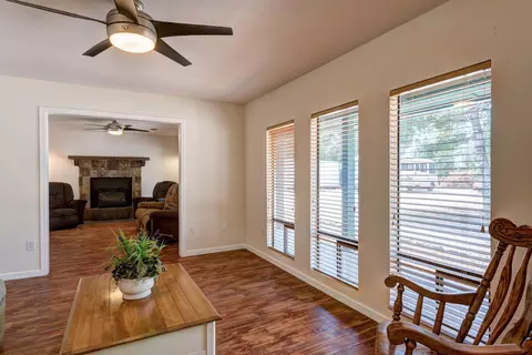 10637 Green Oaks Ln, Redding, CA 96003 photo 6