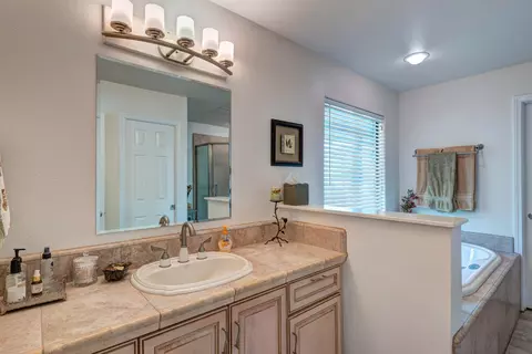 10637 Green Oaks Ln, Redding, CA 96003 photo 28