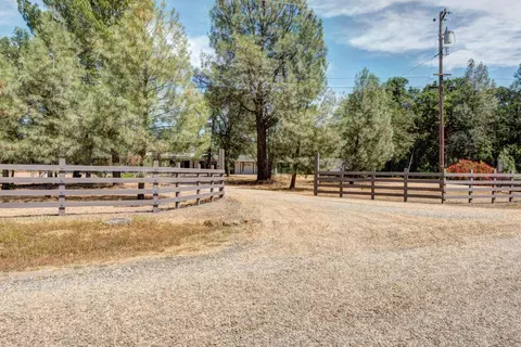 10637 Green Oaks Ln, Redding, CA 96003 photo 69
