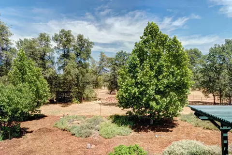 10637 Green Oaks Ln, Redding, CA 96003 photo 48