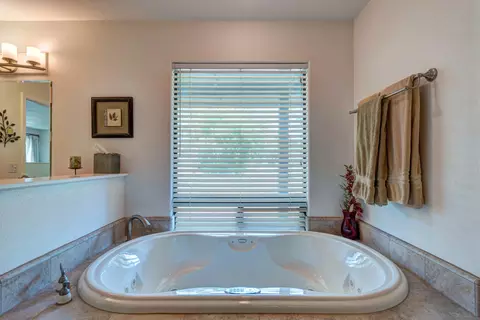 10637 Green Oaks Ln, Redding, CA 96003 photo 29