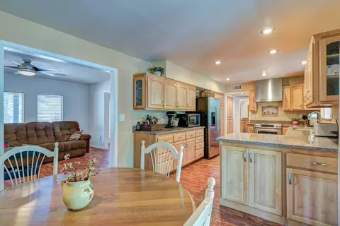 10637 Green Oaks Ln, Redding, CA 96003 photo 12