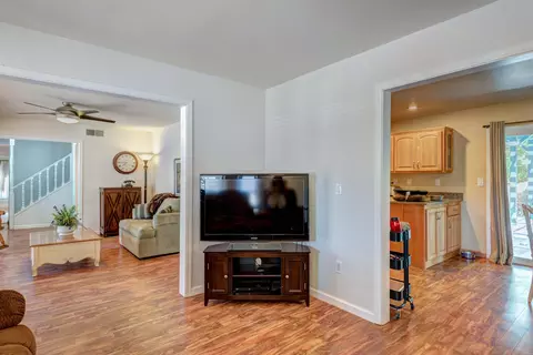 10637 Green Oaks Ln, Redding, CA 96003 photo 9