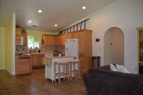 584 Sykes Ave, Red Bluff, CA 96080 photo 5