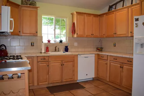584 Sykes Ave, Red Bluff, CA 96080 photo 8