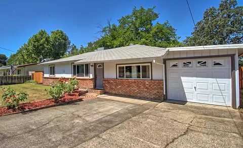 2030 Penn Dr, Redding, CA 96002 photo 1